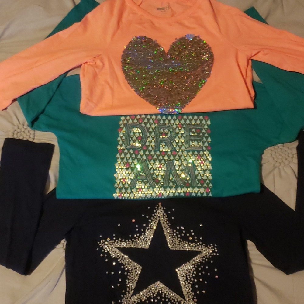 Bundle of girls shirts!!
